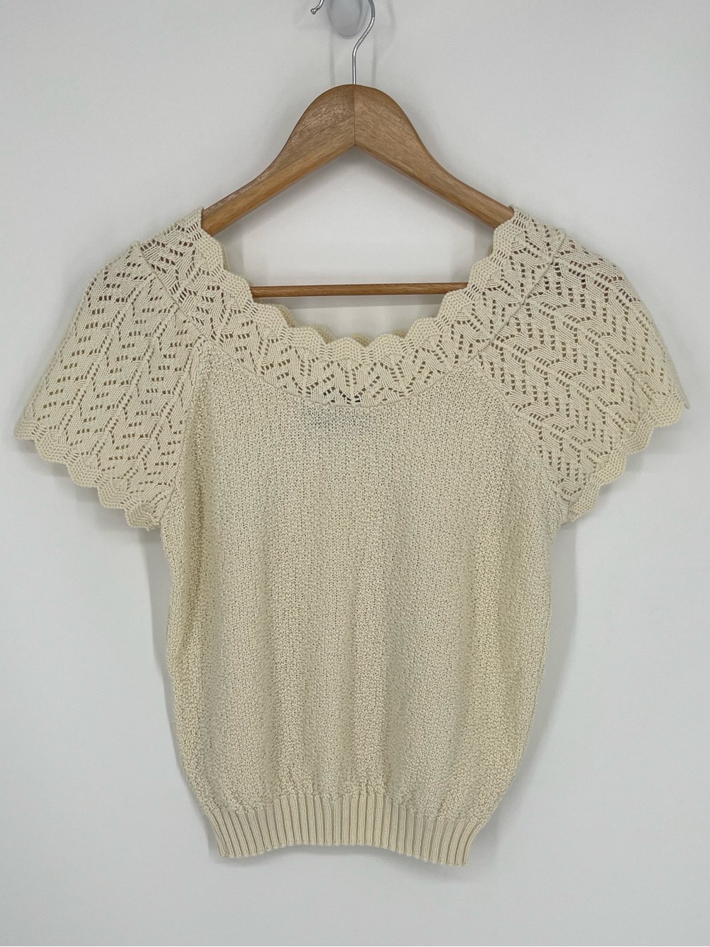 Adele Knitwear Cream Short Sleeve Crochet Lace Knit Sweater Women's Size Small